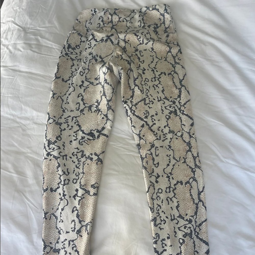 All Fenix White Python Snakeskin Printed Leggings Workout Gym High Rise XS - Picture 3 of 4
